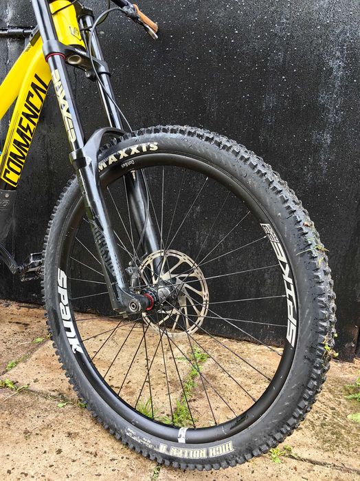 Commencal Supreme v4 M Dh Fr