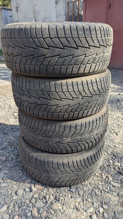 Hankook winter i cept iz2 225/50R17