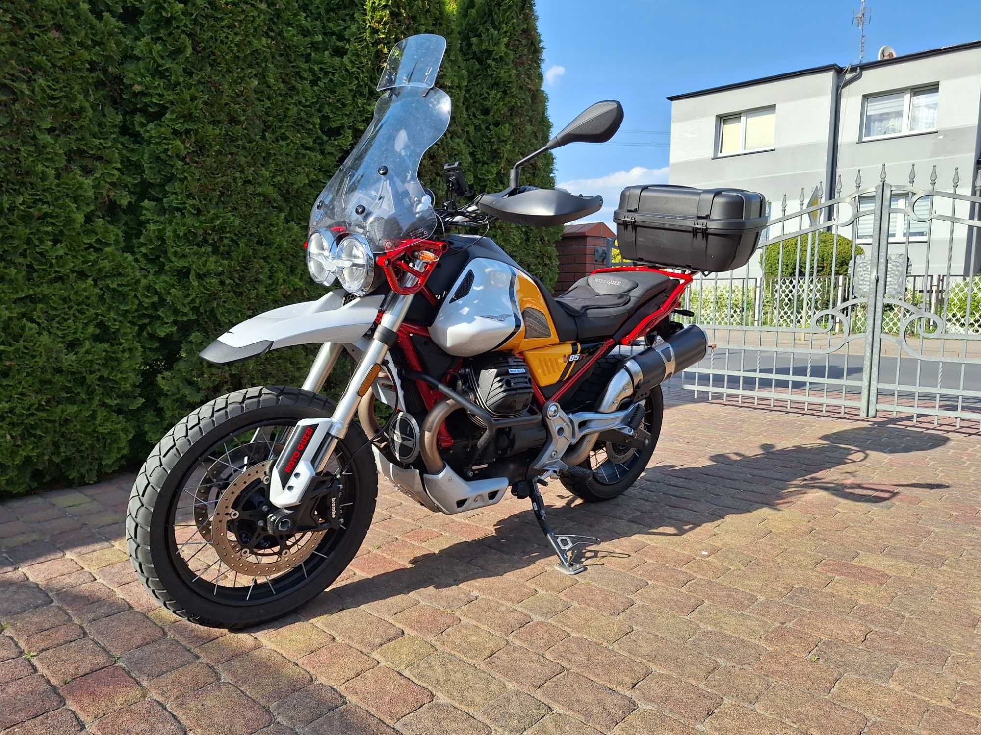 Moto guzzi v85tt