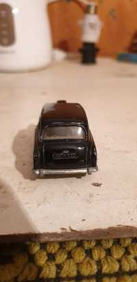 Stary samochodzik z PRL zabawka