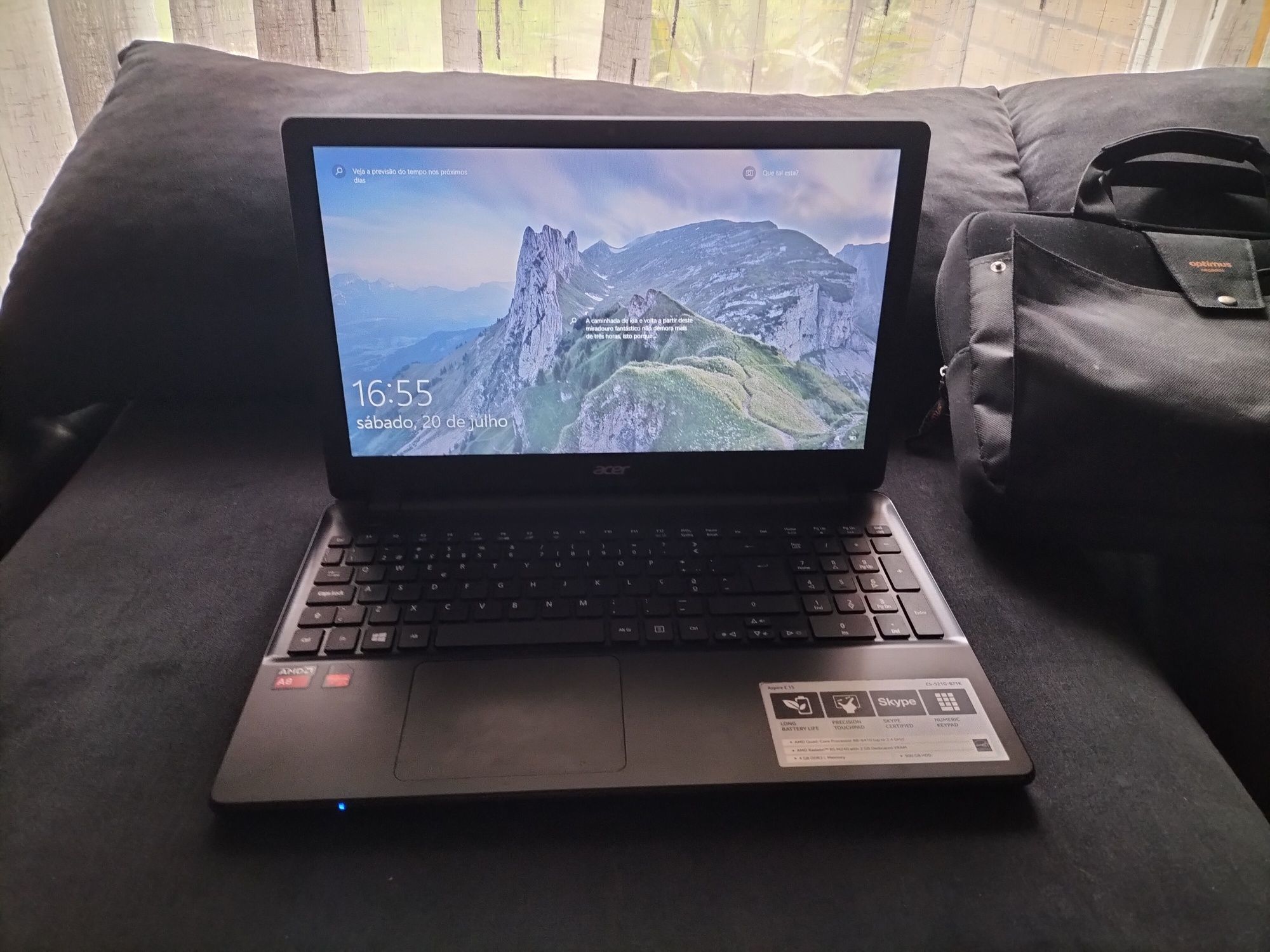 Computador portátil + monitor