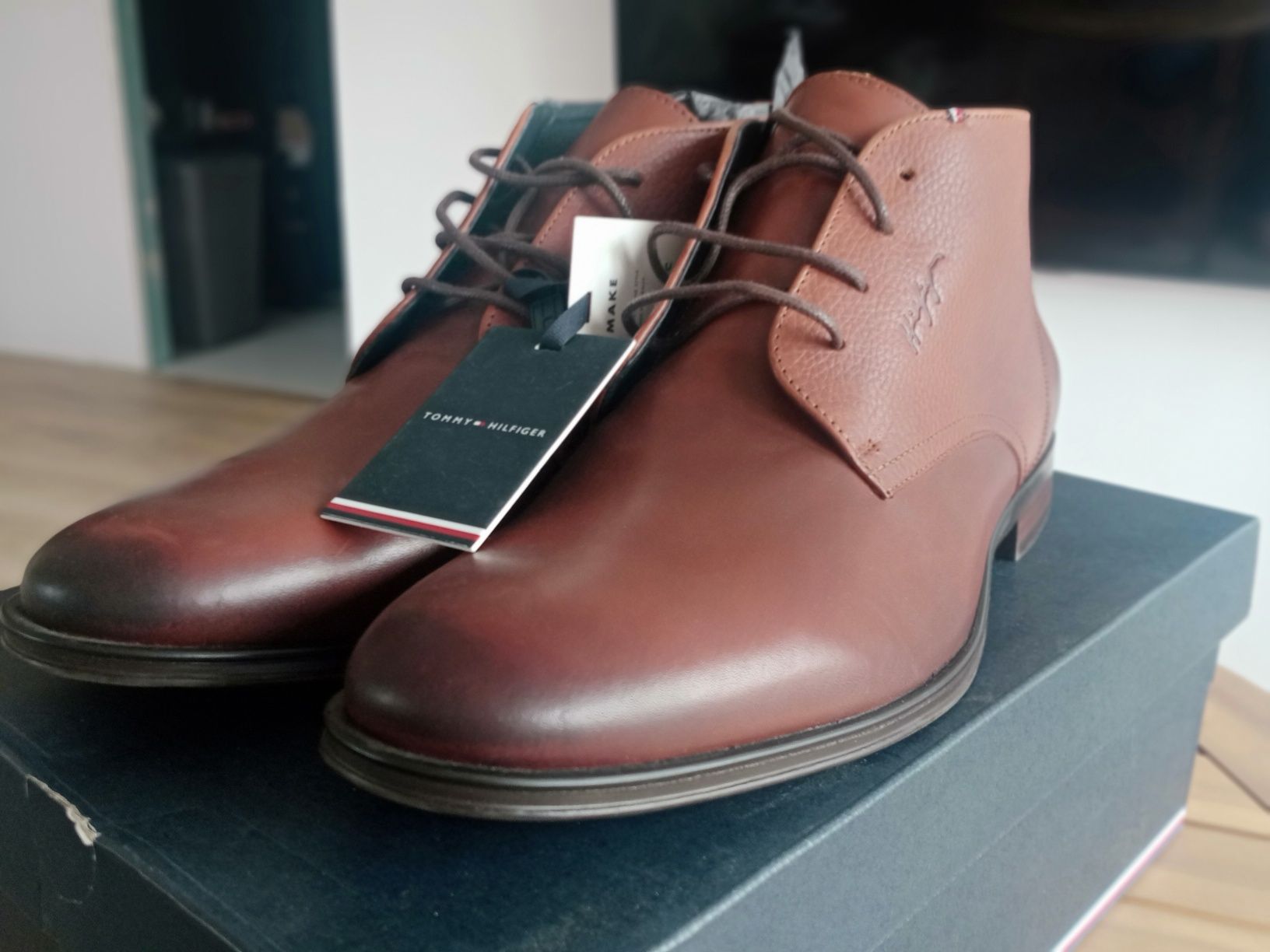 Tommy Hilfiger roz 44 skóra naturalna