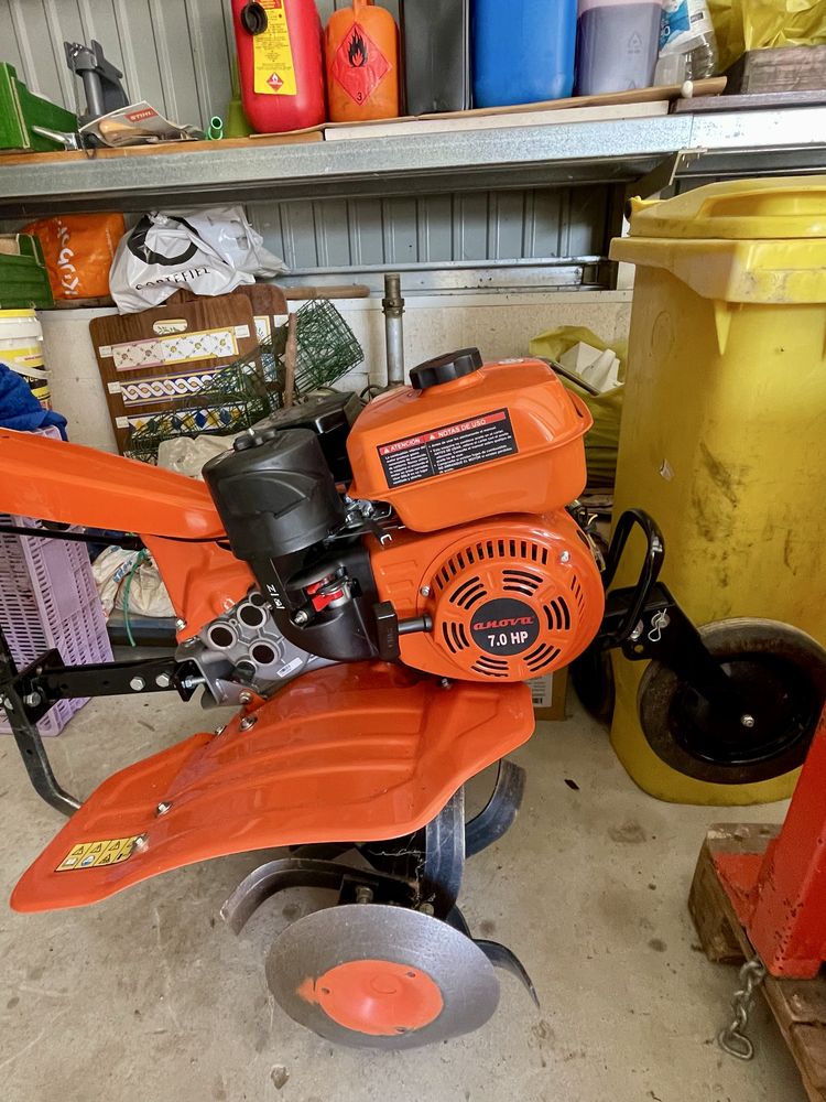 Moto enxada semi nova 2 horas de trabalho