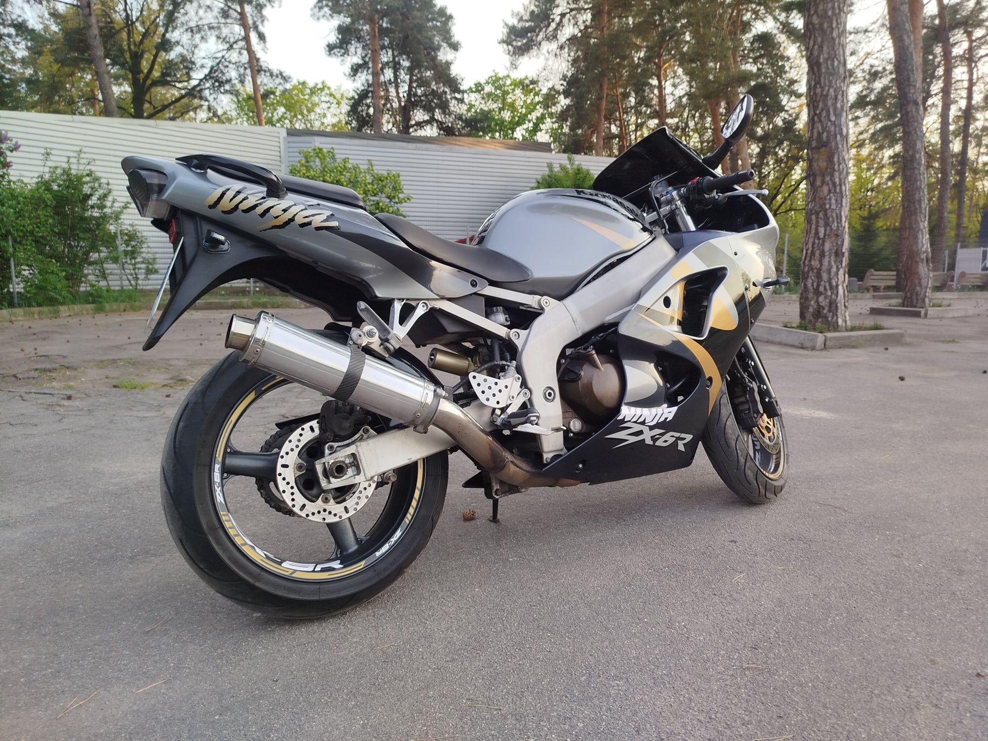 Kawasaki zx6r 2001року