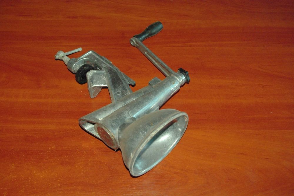 Мясорубка соковыжималка машинка для лапши