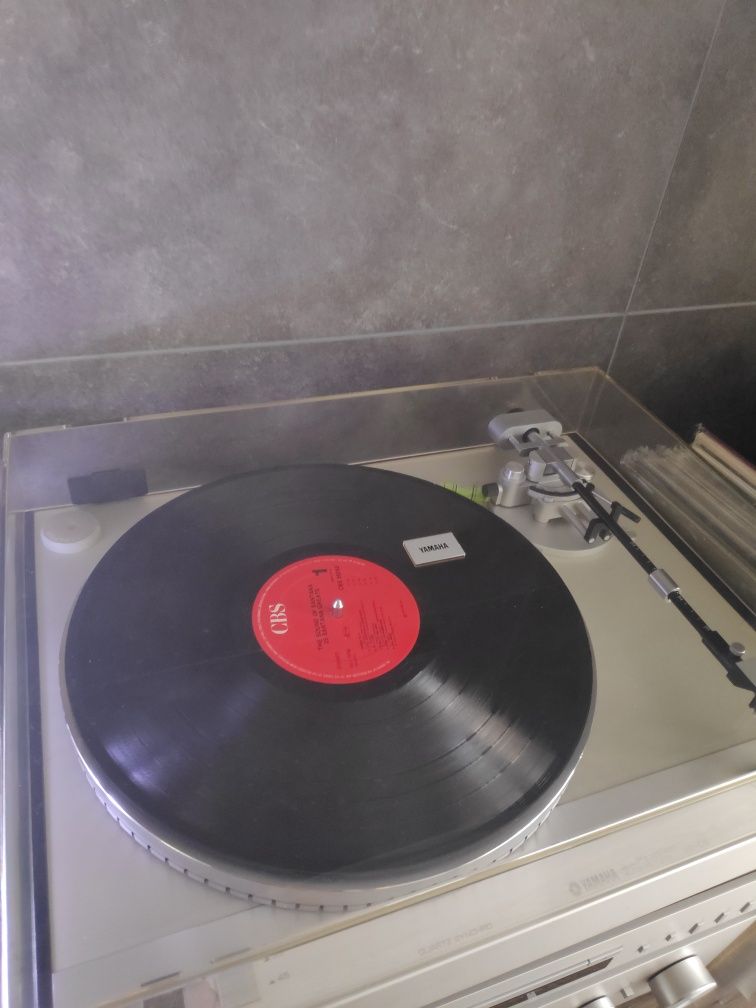 Gramofon Yamaha yp-d5