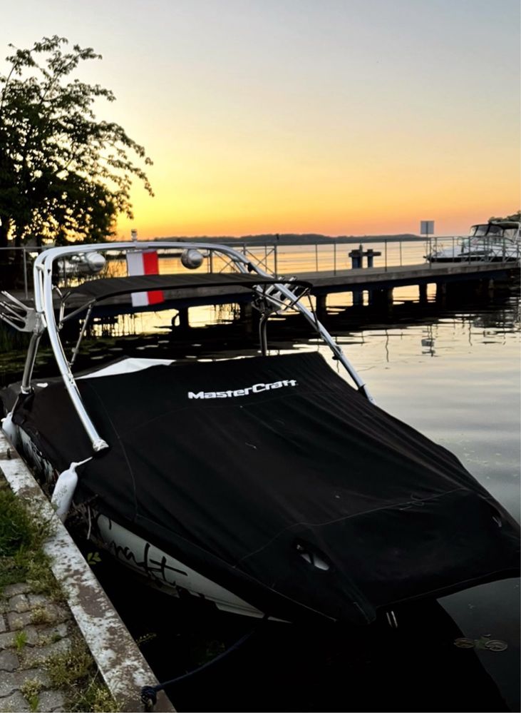 MasterCraft x2 wakeboard/wakesurf