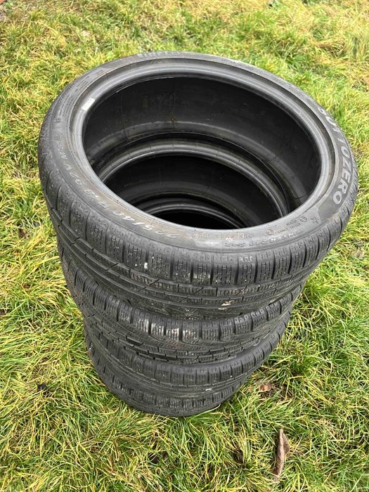 зимняя шина Pirelli Winter Sottozero225/40R18 92V M+S (грязь и снег