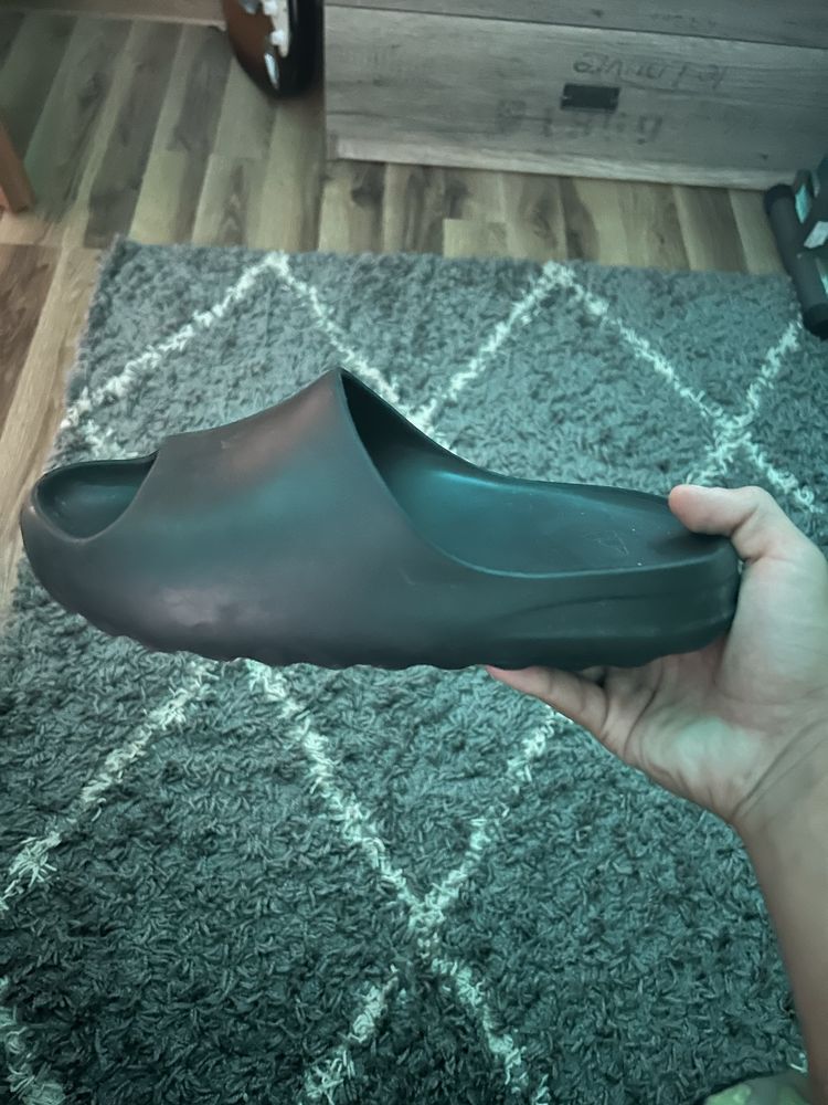 Yezzy slide rozmiar 42