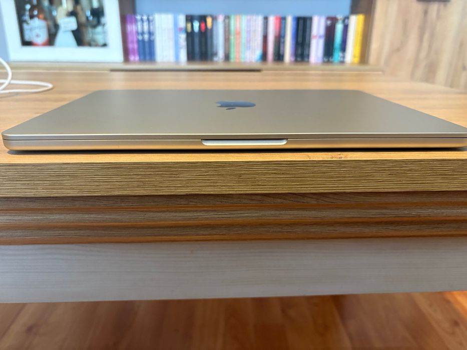 Apple MacBook Air 13,6" M2 16GB RAM 256GB Dysk Kolor Starlight