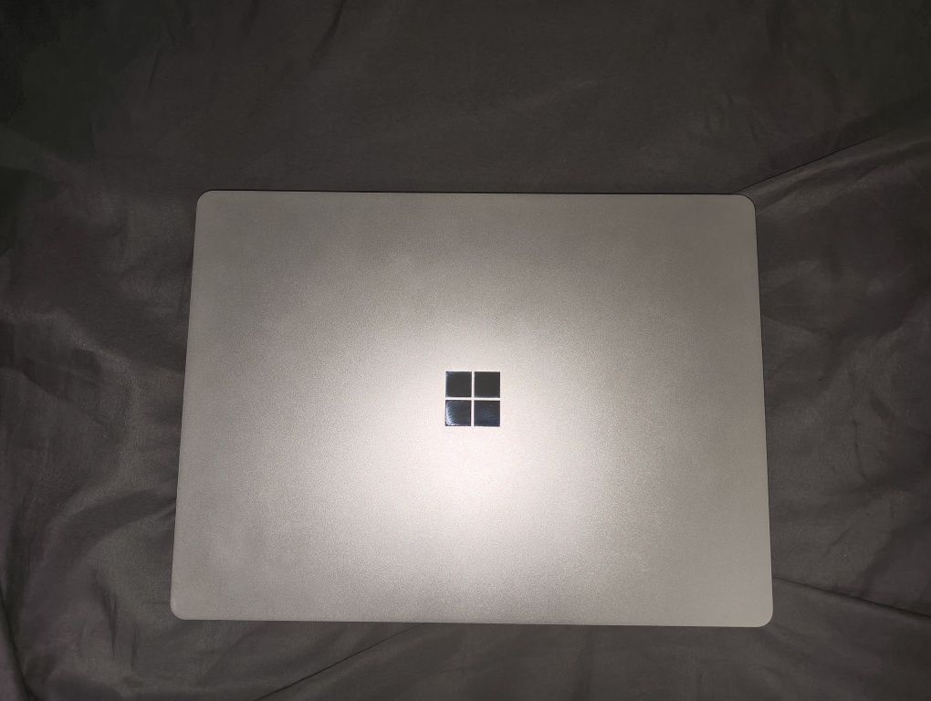 Microsoft Surface Laptop Go 12.4"