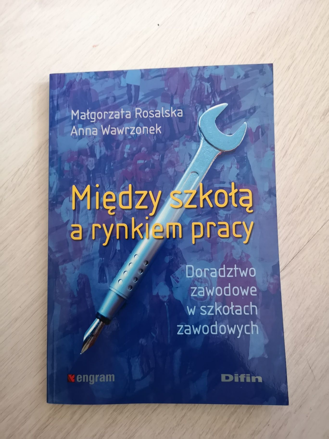 Rosalska Wawrzonek Między szkołą a rynkiem pracy