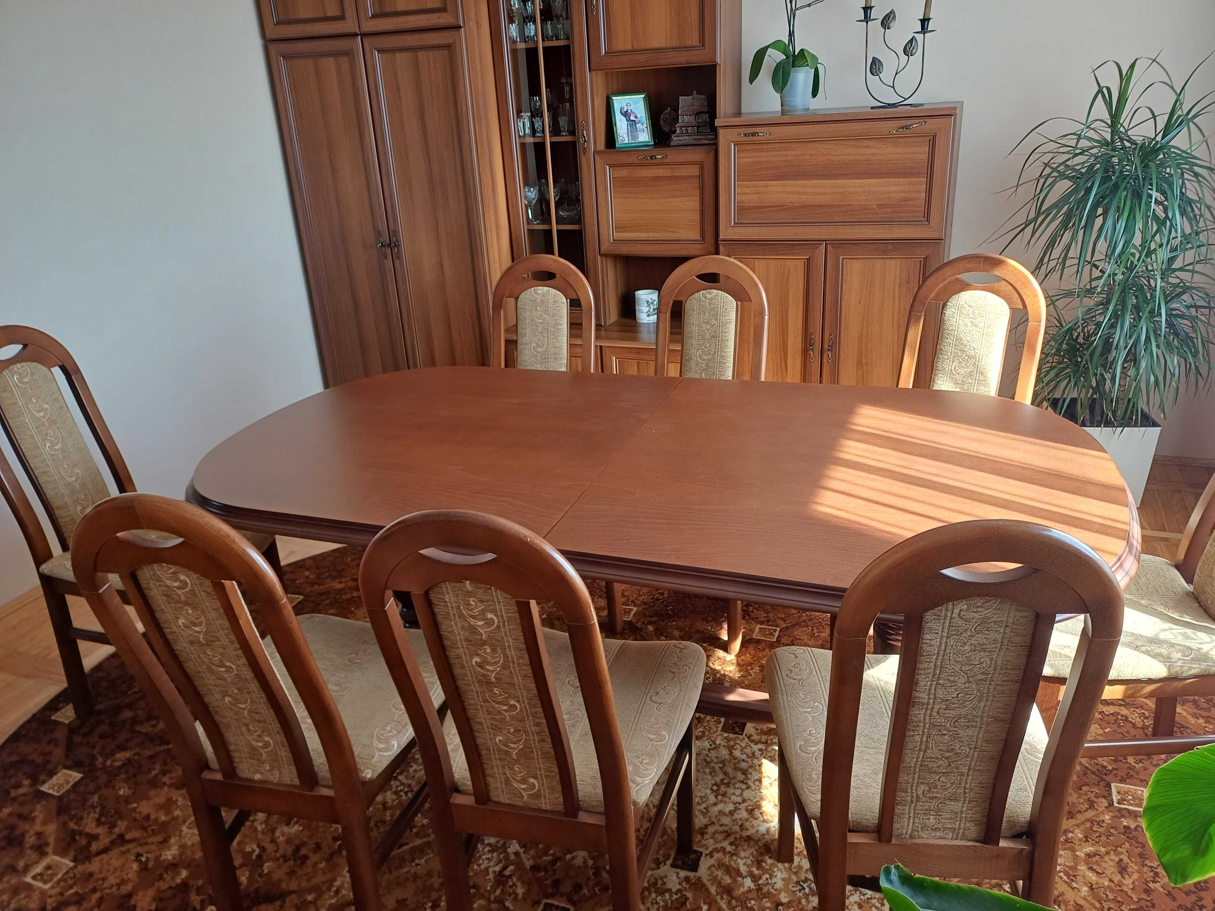 Solidny rozkładany stół do jadalni, nogi drewniane, na 8/12osób