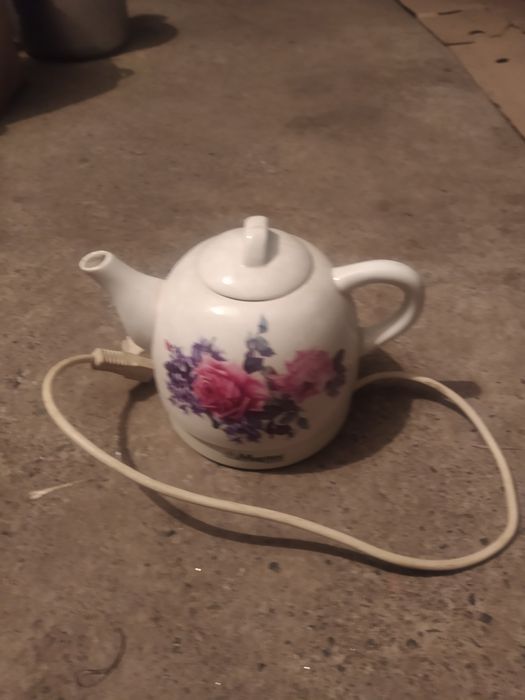 Чайник электрический фаянсовый