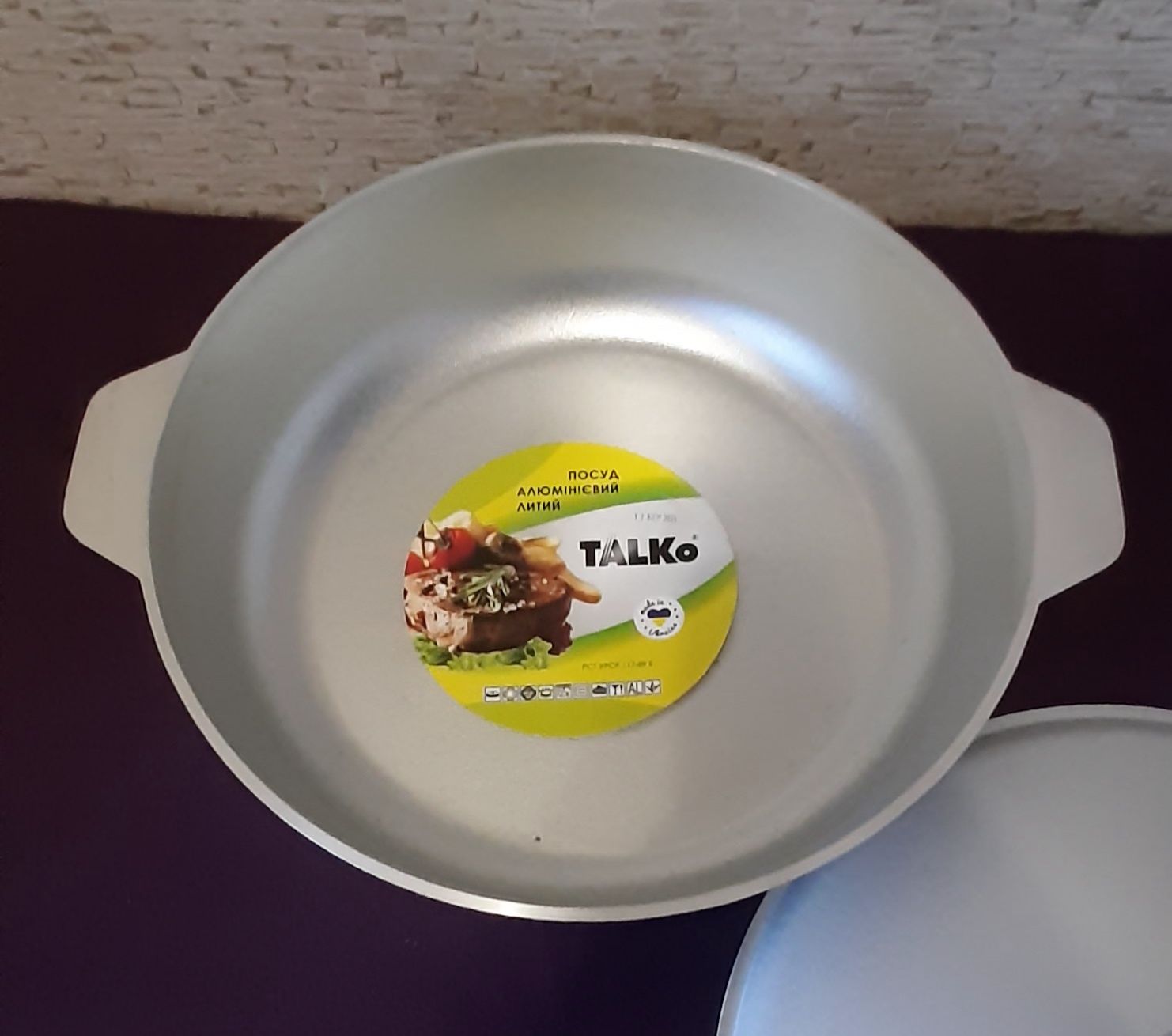Сковородка кухонная алюминиевая на 32 см  TALKO