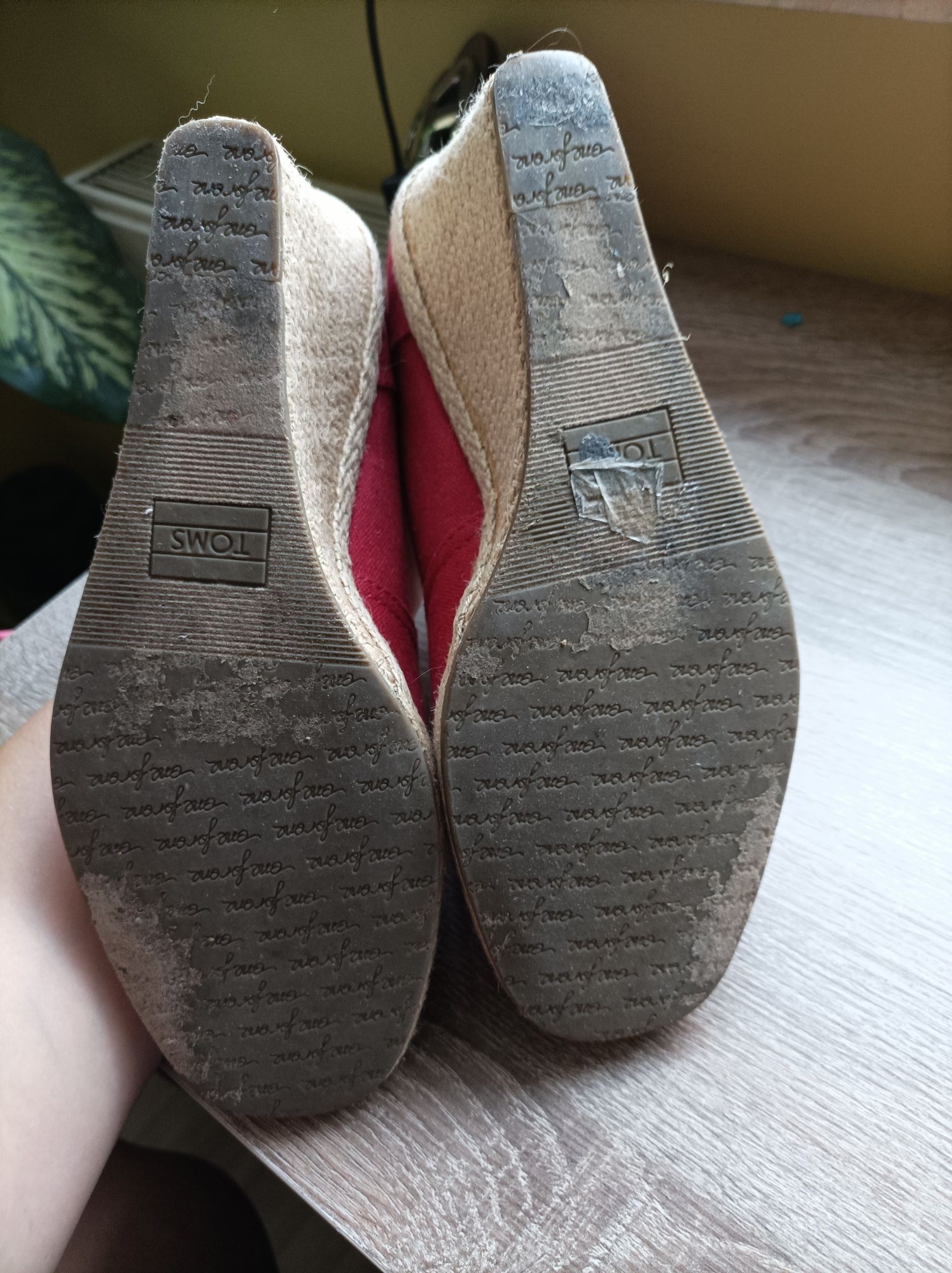 Buty na koturnie r. 10 (41) Toms