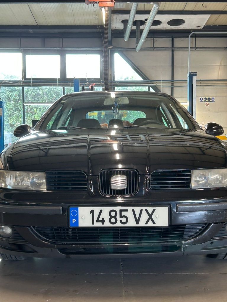 Seat Leon 1900  .