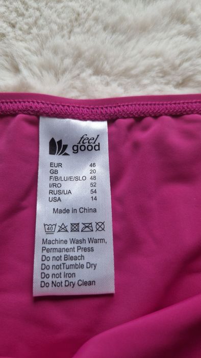 Fuksjowe majtki od stroju kąpielowego r. 46