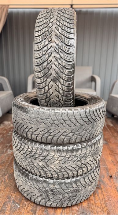 Зимові шини 205/60/R16