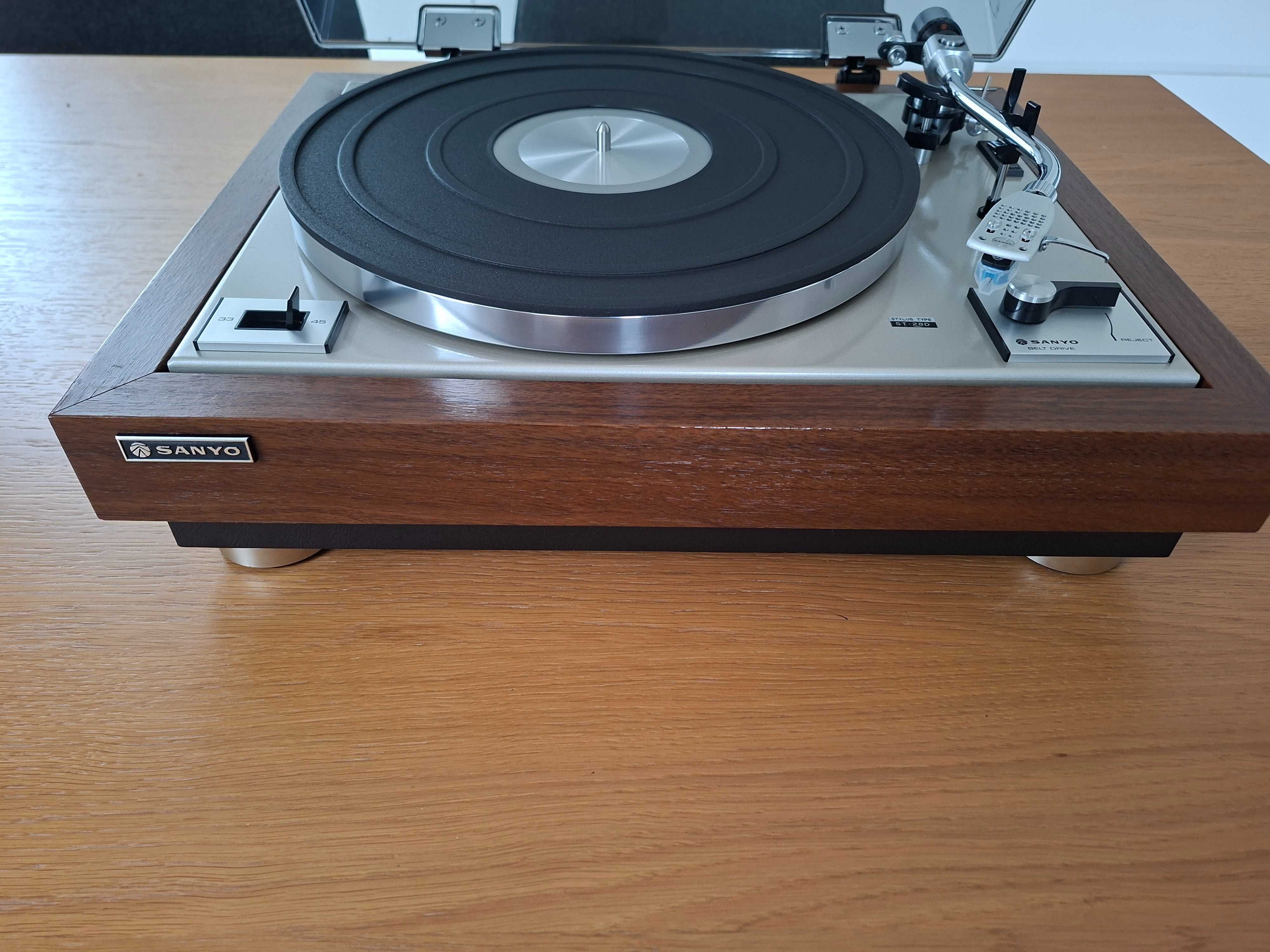 Gramofon Sanyo TP-625
