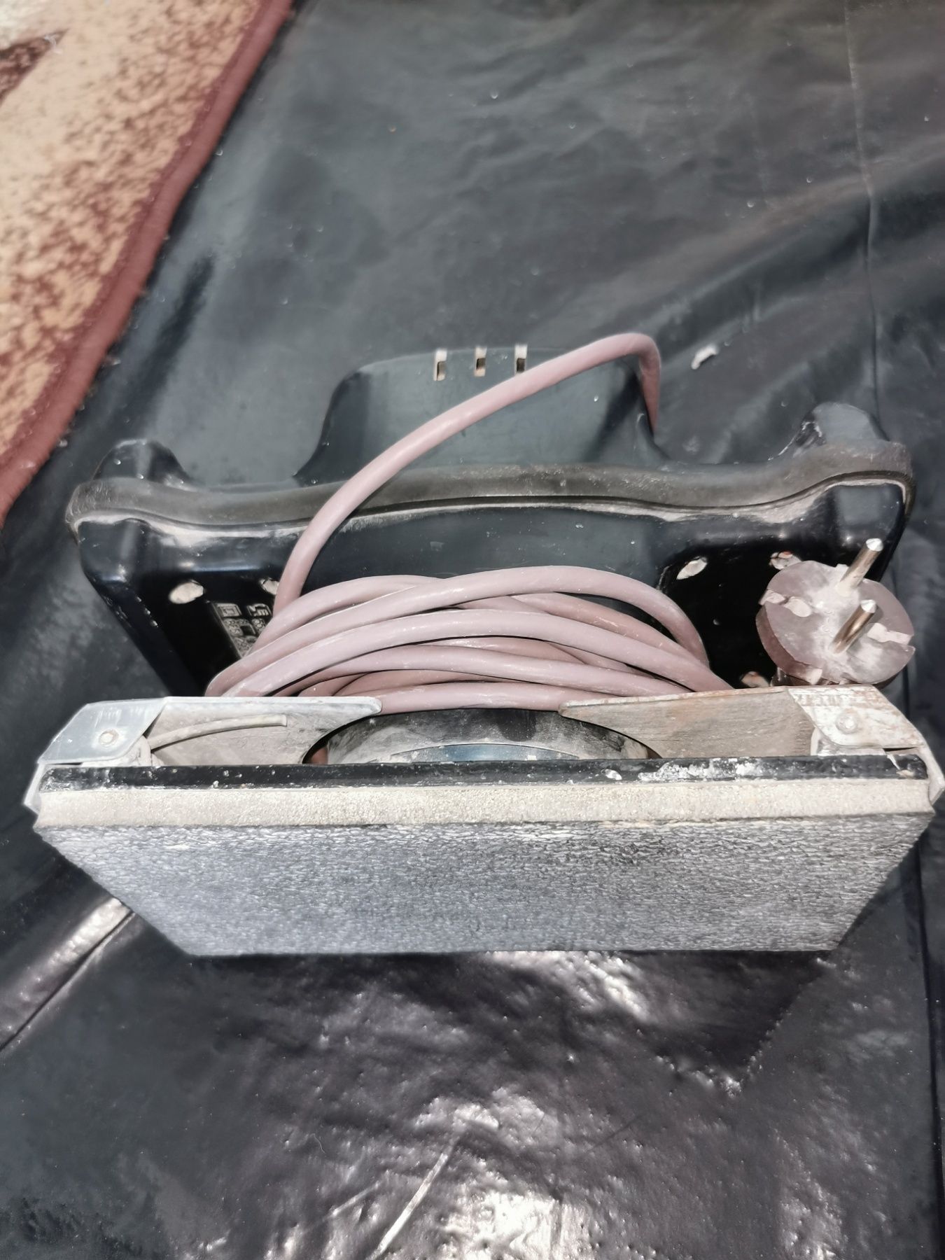 Вибро шлифовальная машинка Elektra cccp
Полностью исправная!
В отлич