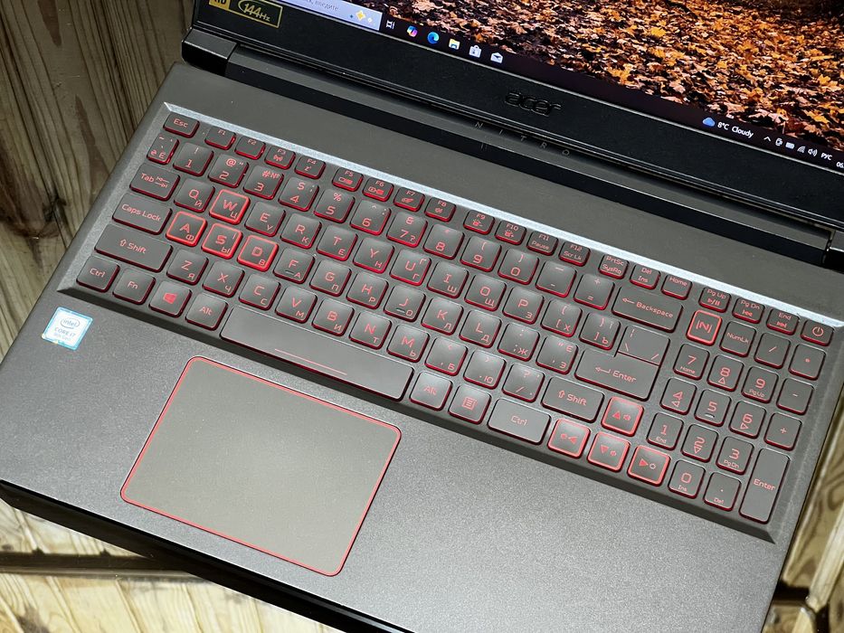 Acer Nitro 7, GTX1660ti, I7 9750h, 144hz