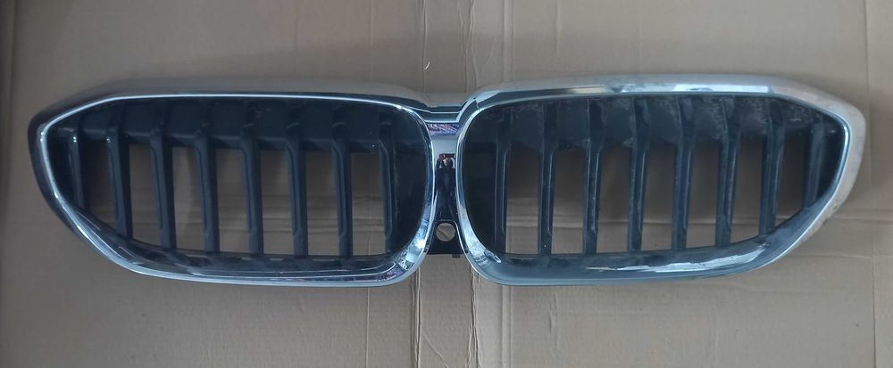 Grill atrapa przod BMW 3 G 20 G 21 Na Kamere