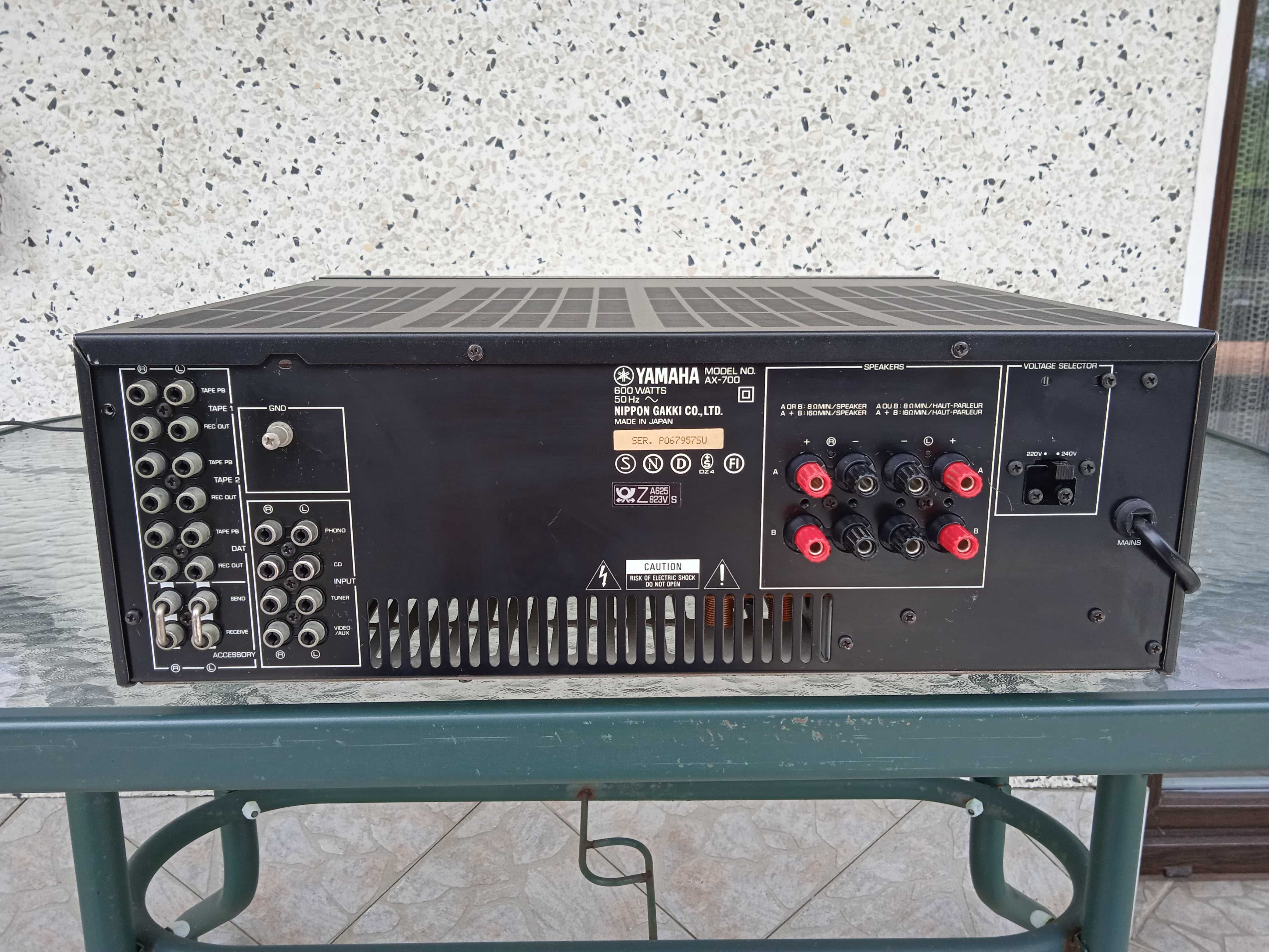 Wzmacniacz Yamaha AX-700