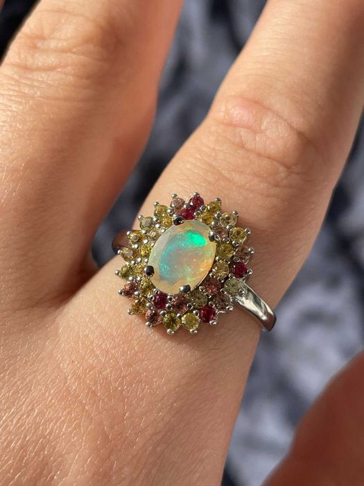 Кольцо из серебра 925 пробы с опалом и сапфиром. 17 18.18.5