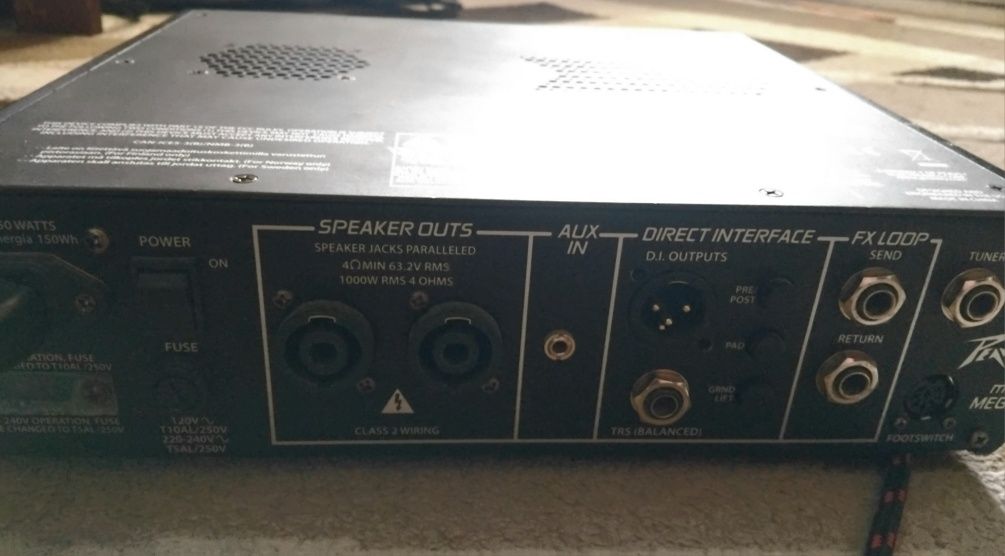 Peavey miniMEGA 1000 (басовая голова) + кабель + сумка