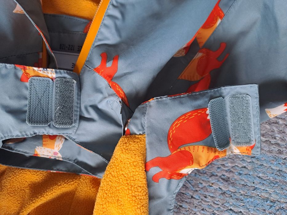 Tchibo Dziecięca termoaktywna kurtka przeciwdeszczowa rozm. 122/128