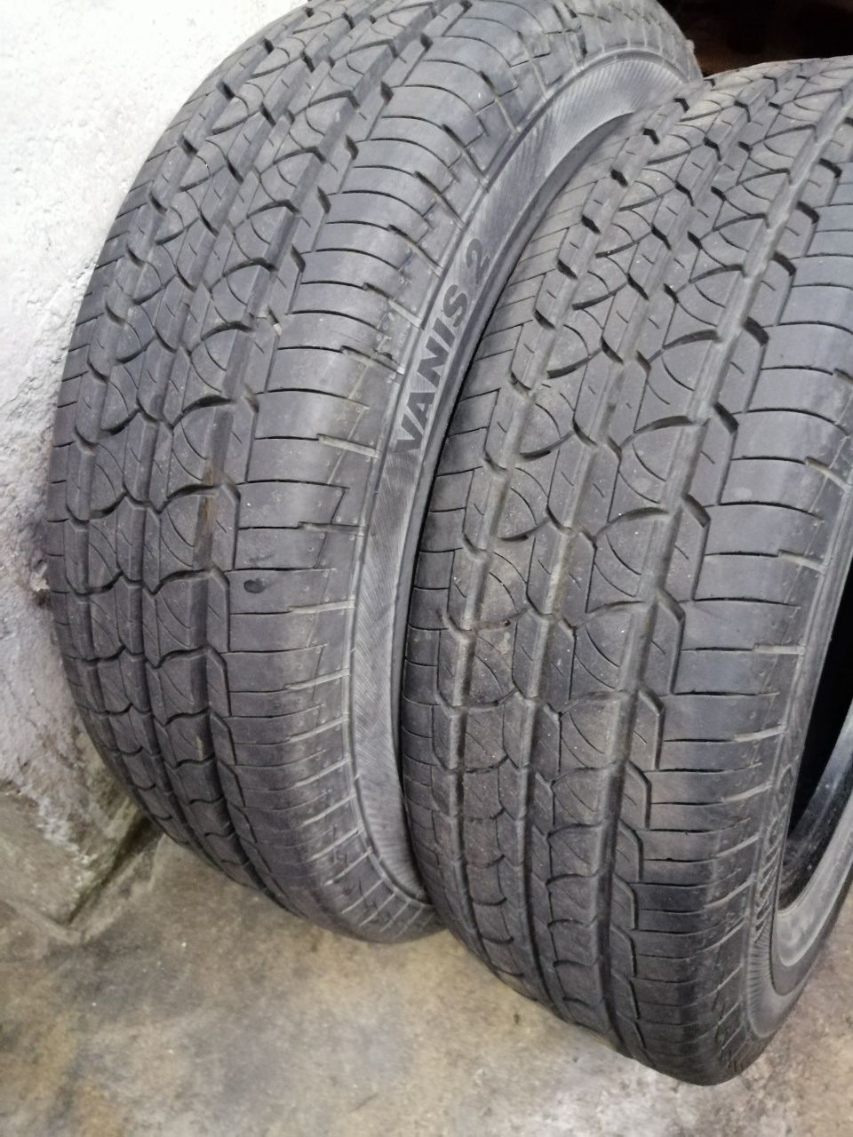 2 pneus 195 / 70  R 15 C