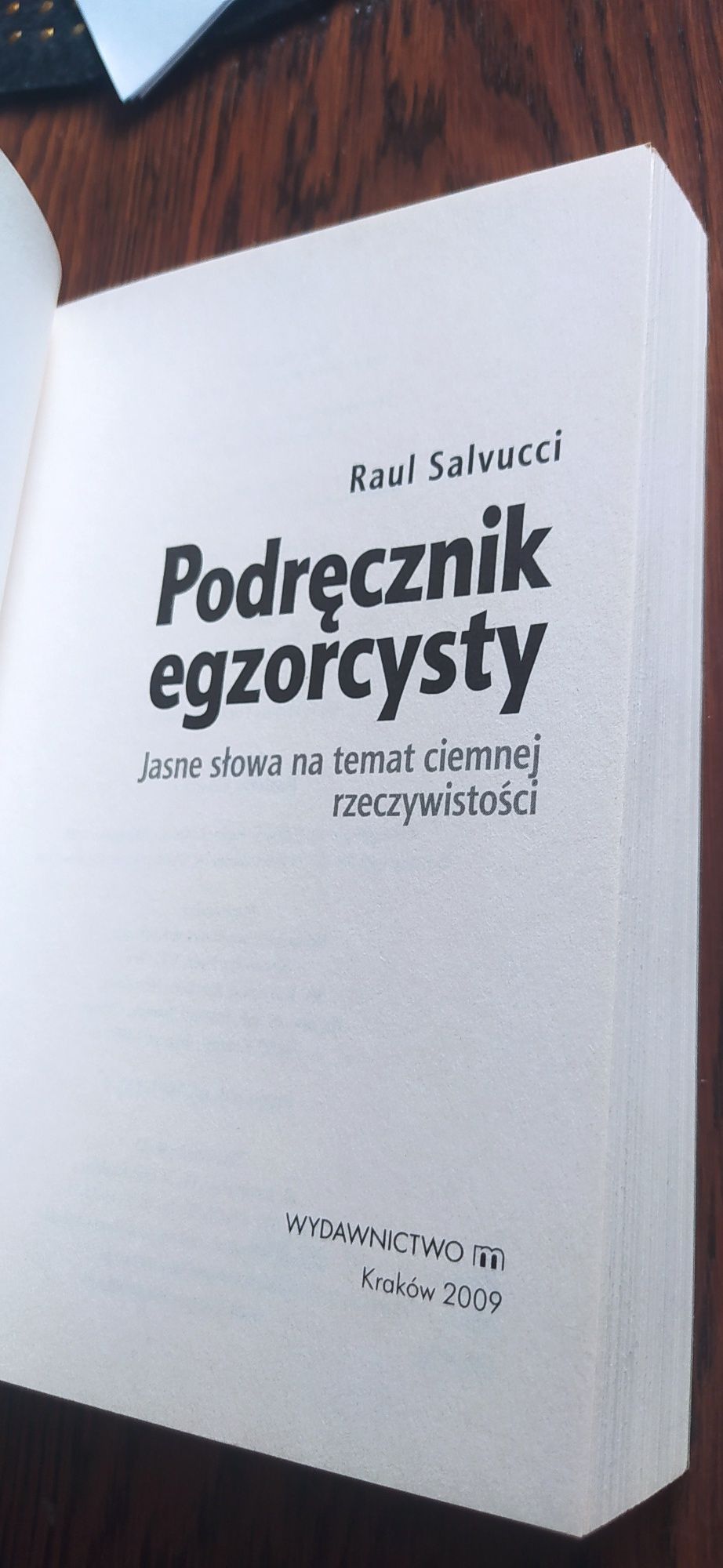 Podręcznik egzorcysty Raul Salvucci