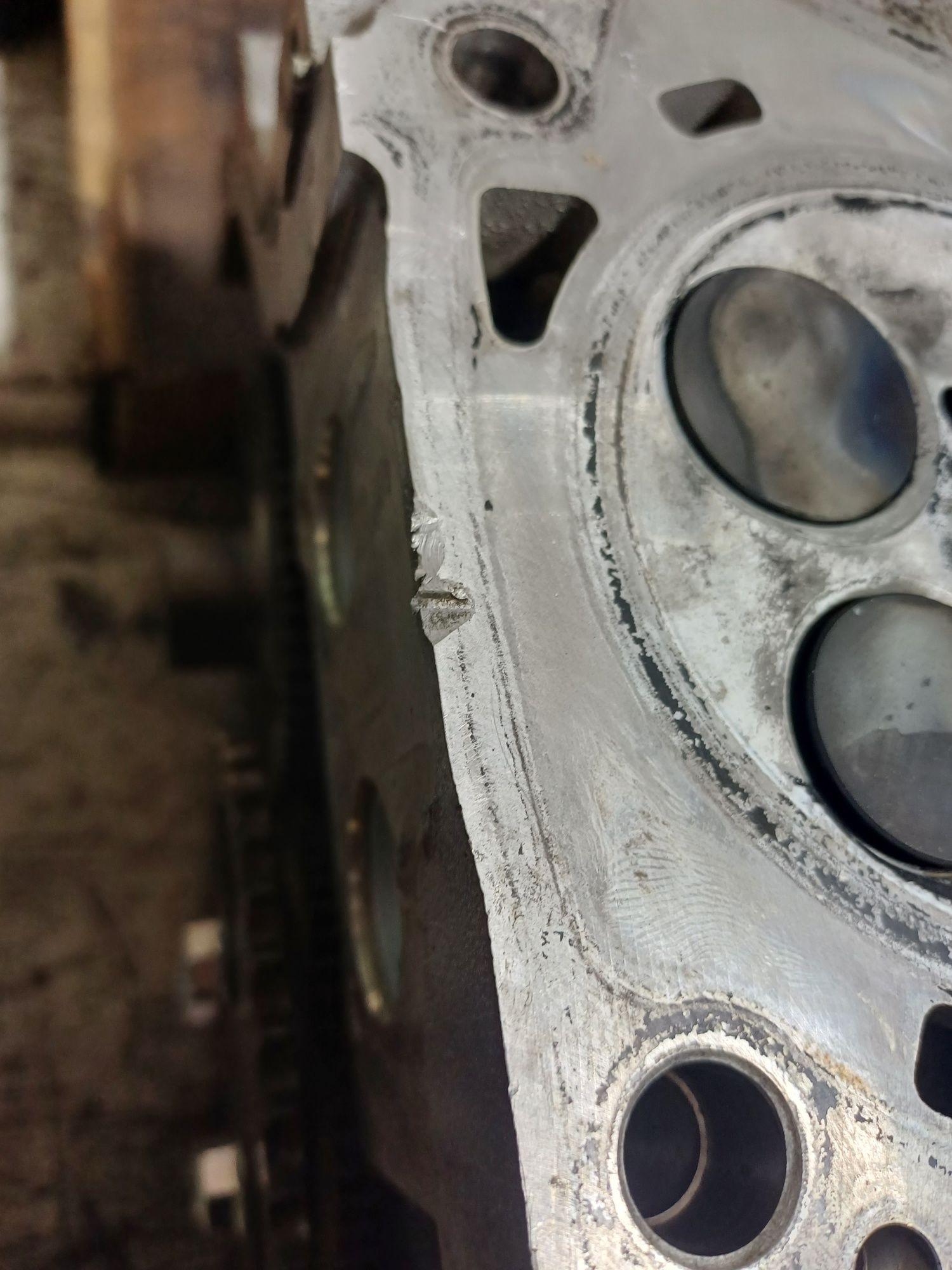 ГБЦ головка блока Toyota Avensis T25 RAV4 2.2 D Lexus is200