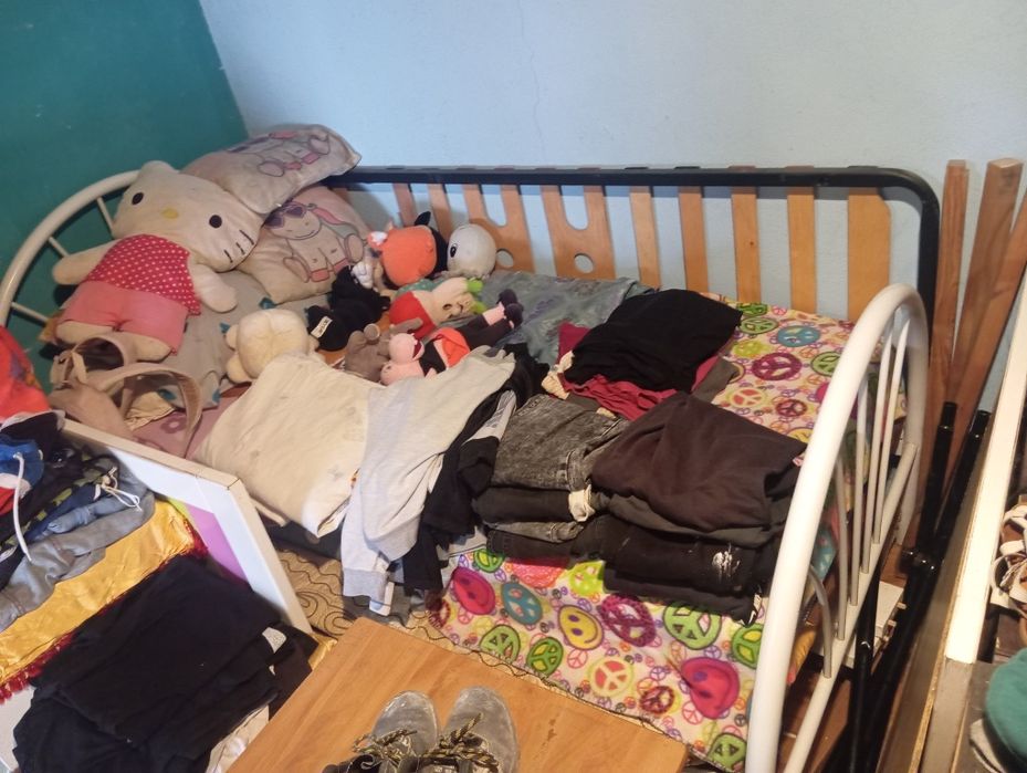 Vendo uma cama de ferro de solteiro