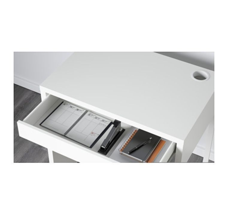 Продам стіл IKEA MICKE, білий, 73×50 см