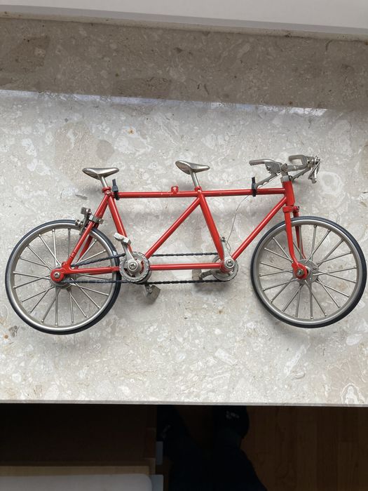 Model roweru metalowy