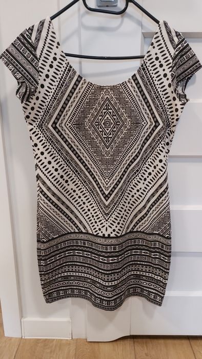 Sukienka aztec obcisła
