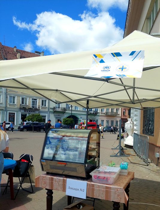 Кондитерська вітрина, вітрина для кав'ярні