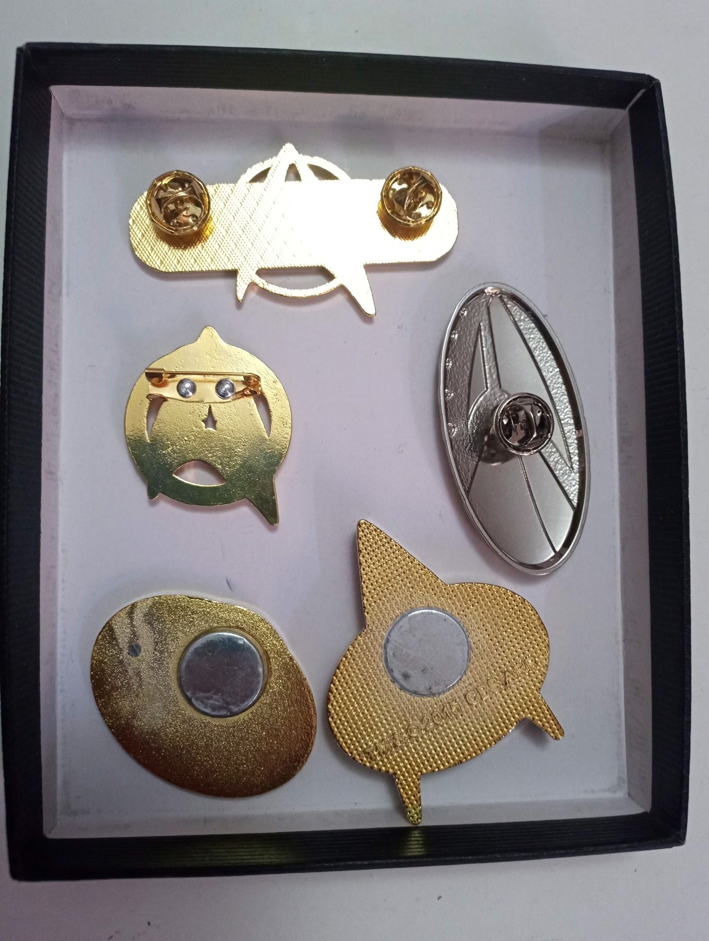 Caixa com 4 pins Star Trek