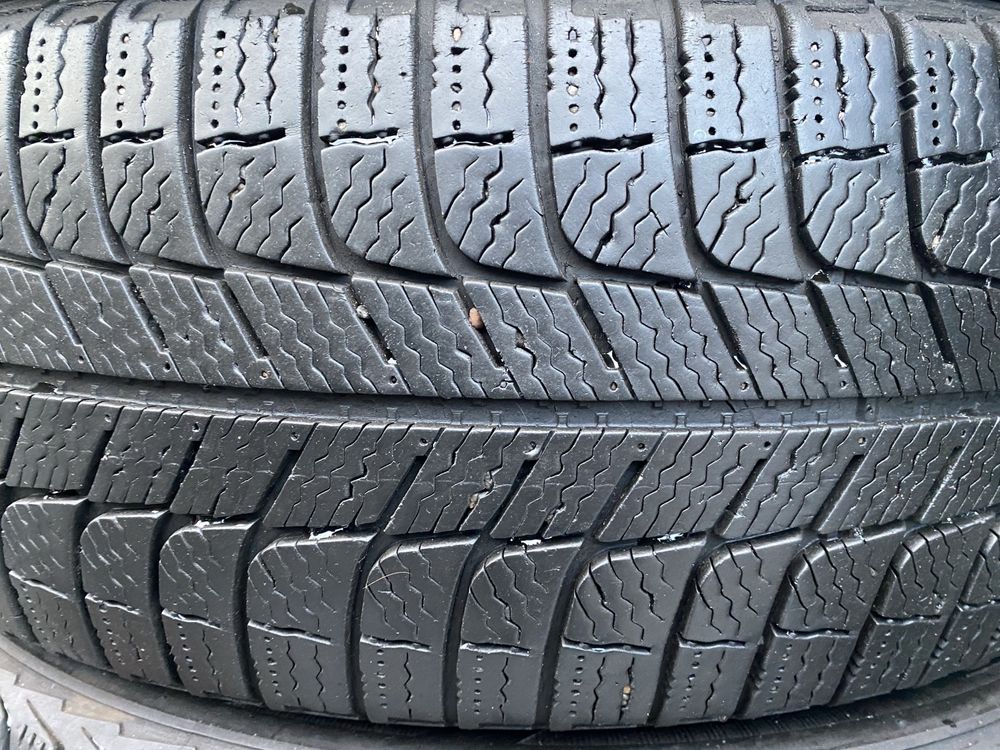 215/65/17 Michelin X-Ice-Bridgestone Blizzak