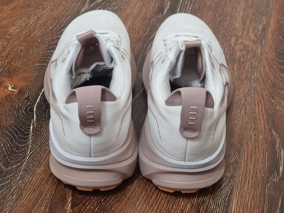 Оригінал 100%  жіночі кросівки asics gel kayano 32 euro 37.5