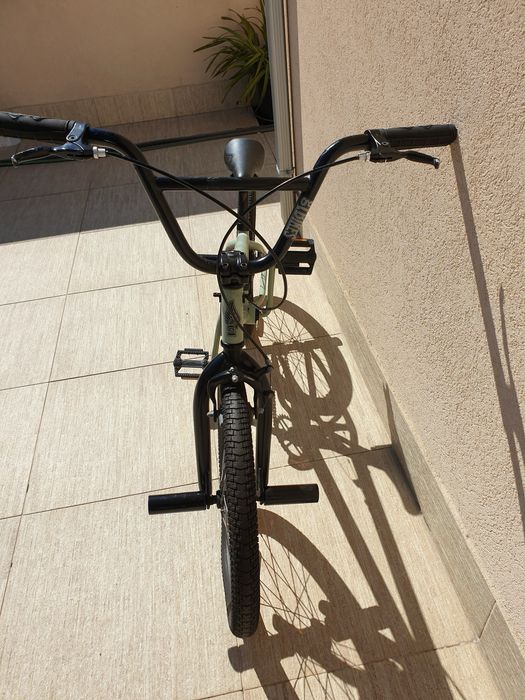 Bicicleta BMX.