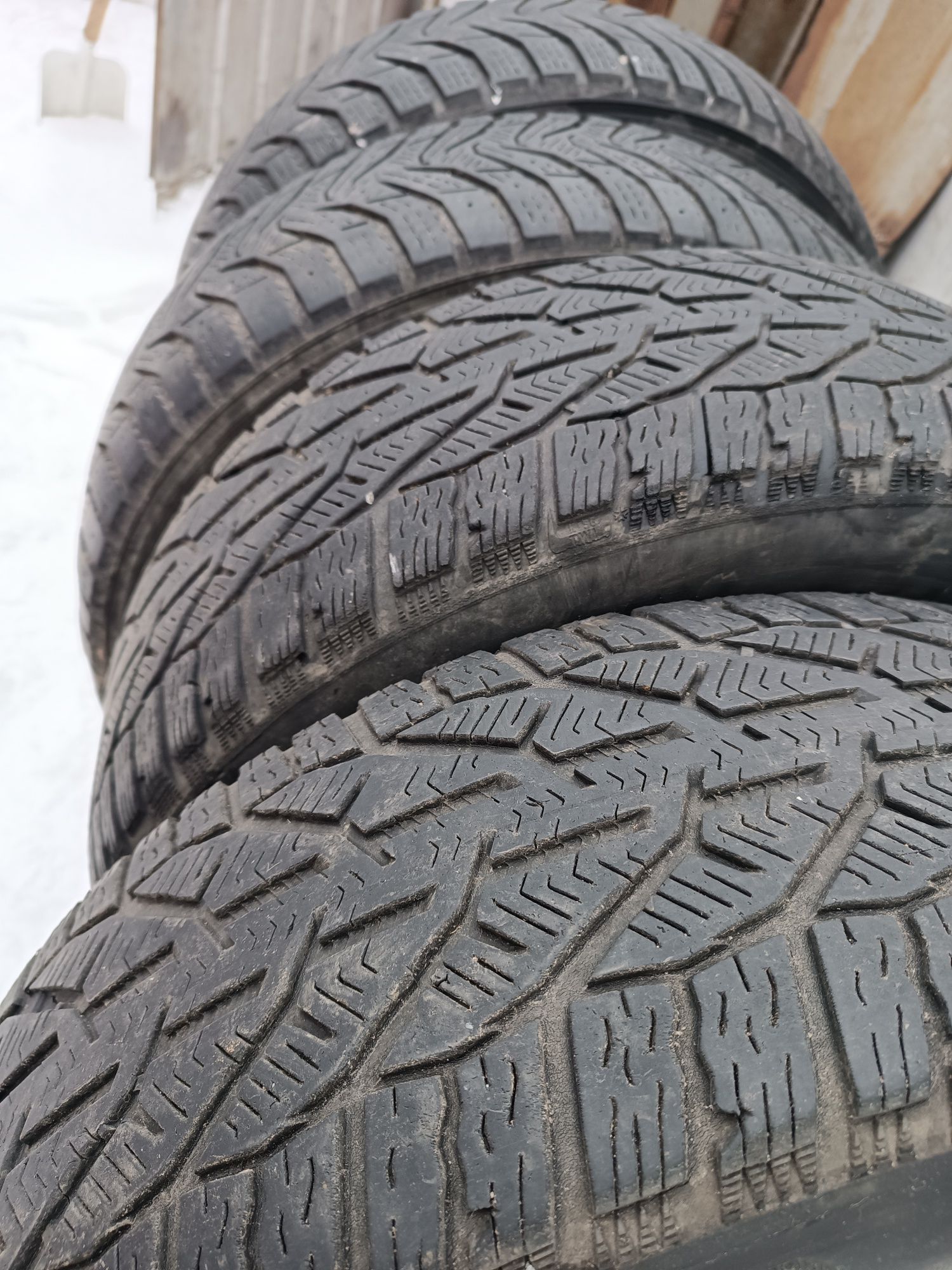 225/65 R17 комплект