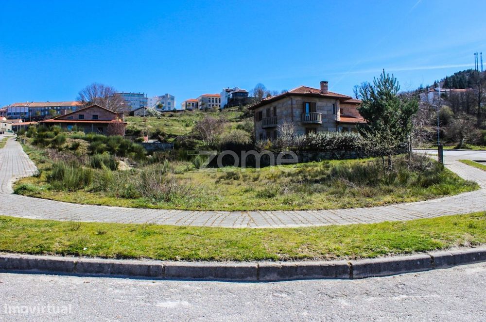Lote de Terreno na urbanização do cerrado, em Montalegre