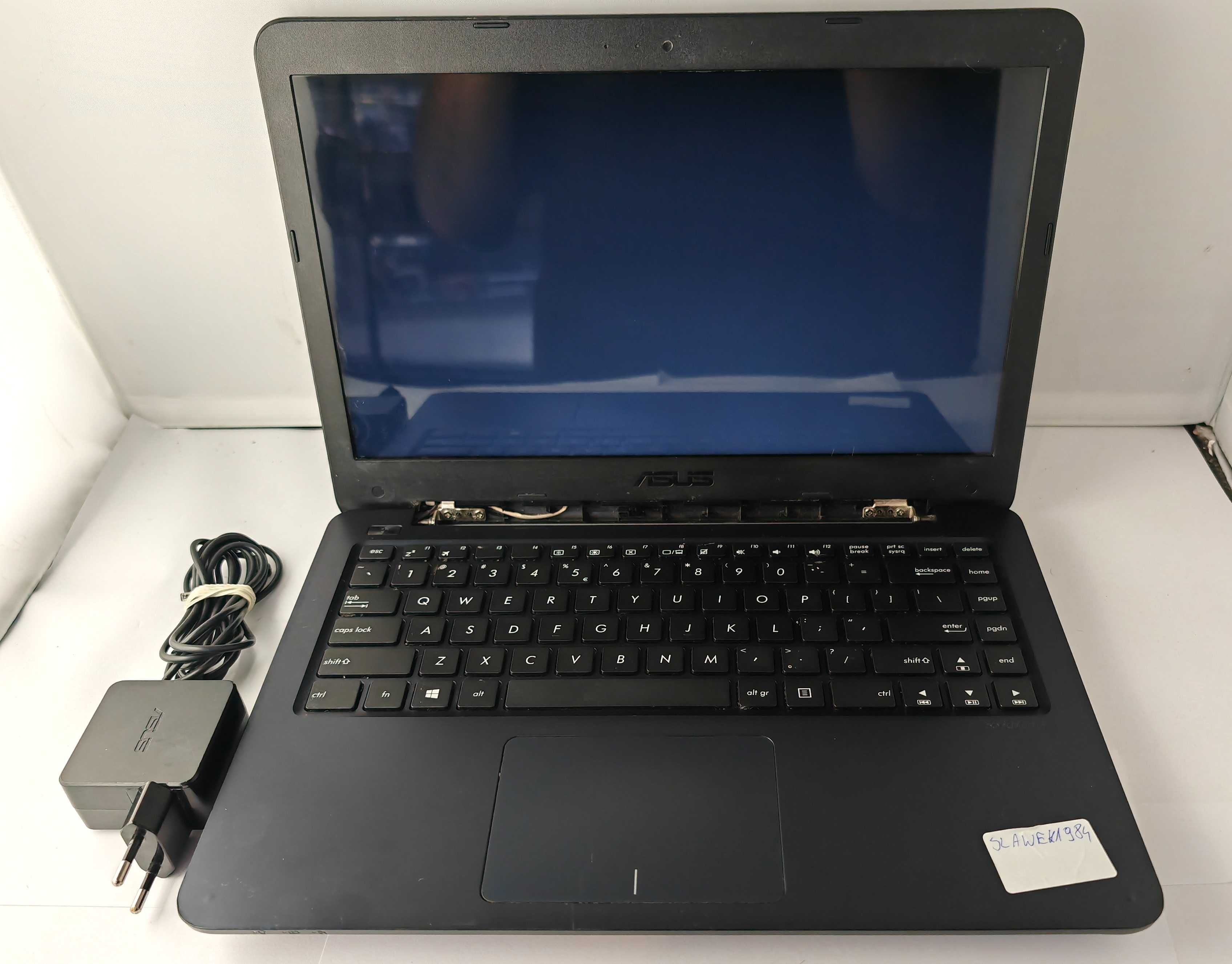 Laptop ASUS E402Y 14 " AMD E2 4 GB / 64 GB + Zasilacz