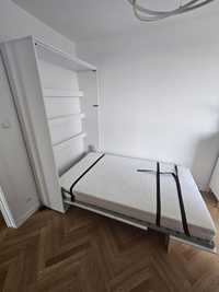 Jak nowe rozkładane łóżko z podświetlanymi półkami