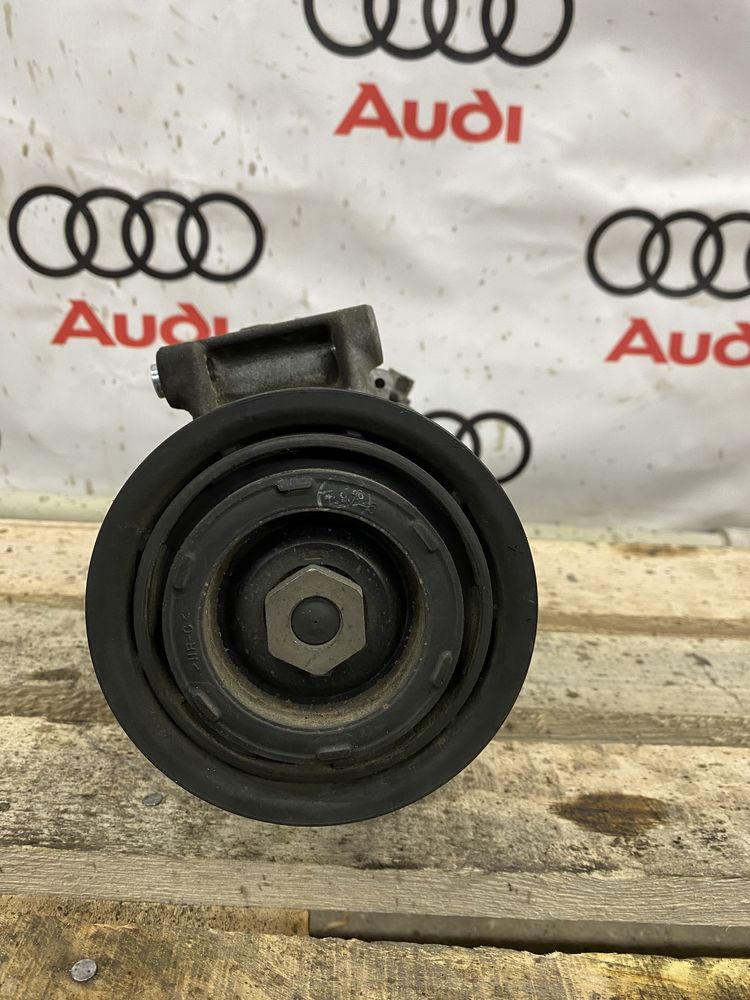 Компрессор кондиціонера шкив Audi A4 B8 / A5 / Q5 2.0 TFSI
