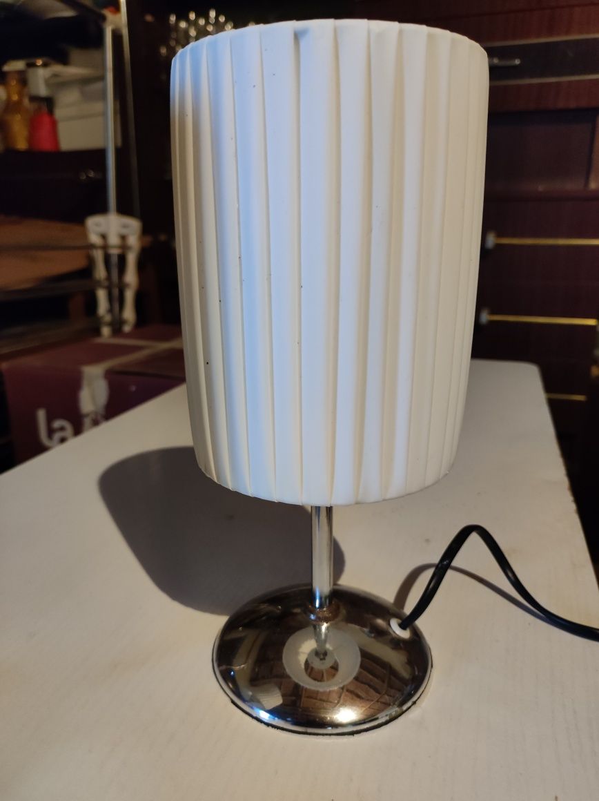 Candeeiro para mesa de cabeceira