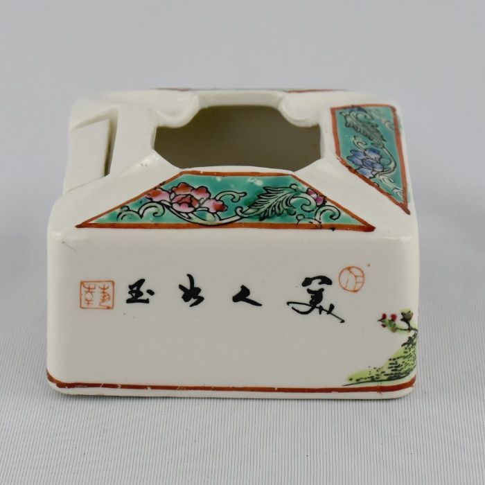 Cinzeiro em Porcelana da China com caracteres chineses, CIRCA 1960 n2